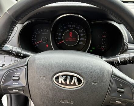 Білий Кіа Ріо, об'ємом двигуна 1.6 л та пробігом 196 тис. км за 7500 $, фото 1 на Automoto.ua