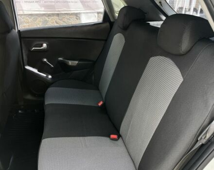 Белый Киа Рио, объемом двигателя 1.4 л и пробегом 279 тыс. км за 7000 $, фото 16 на Automoto.ua