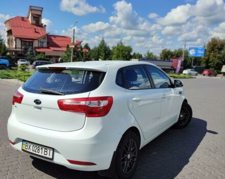 Белый Киа Рио, объемом двигателя 1.6 л и пробегом 58 тыс. км за 10000 $, фото 5 на Automoto.ua