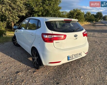 Белый Киа Рио, объемом двигателя 1.6 л и пробегом 239 тыс. км за 7900 $, фото 4 на Automoto.ua