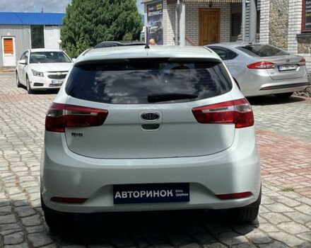 Белый Киа Рио, объемом двигателя 1.4 л и пробегом 279 тыс. км за 7000 $, фото 4 на Automoto.ua