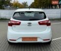 Білий Кіа Ріо, об'ємом двигуна 1.6 л та пробігом 99 тис. км за 8700 $, фото 7 на Automoto.ua