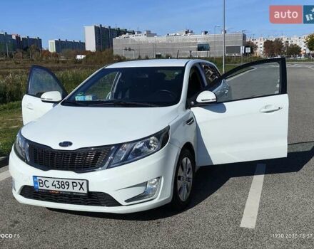 Белый Киа Рио, объемом двигателя 1.6 л и пробегом 114 тыс. км за 8300 $, фото 5 на Automoto.ua