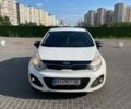Белый Киа Рио, объемом двигателя 1.4 л и пробегом 247 тыс. км за 8200 $, фото 4 на Automoto.ua