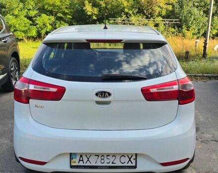 Белый Киа Рио, объемом двигателя 1.6 л и пробегом 299 тыс. км за 5800 $, фото 5 на Automoto.ua