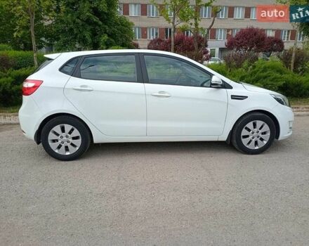 Белый Киа Рио, объемом двигателя 1.6 л и пробегом 28 тыс. км за 9500 $, фото 4 на Automoto.ua