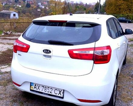 Белый Киа Рио, объемом двигателя 1.6 л и пробегом 296 тыс. км за 5500 $, фото 10 на Automoto.ua
