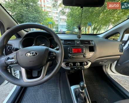 Белый Киа Рио, объемом двигателя 1.25 л и пробегом 144 тыс. км за 7000 $, фото 3 на Automoto.ua