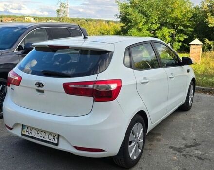 Белый Киа Рио, объемом двигателя 1.6 л и пробегом 299 тыс. км за 5800 $, фото 3 на Automoto.ua