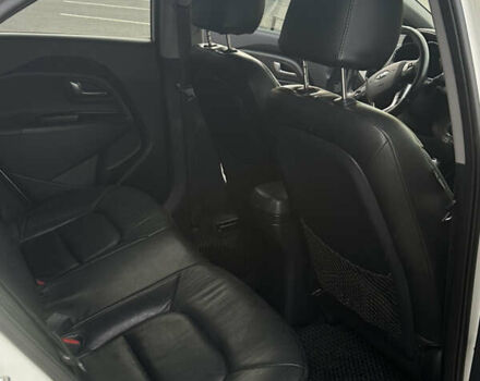 Білий Кіа Ріо, об'ємом двигуна 1.1 л та пробігом 330 тис. км за 6900 $, фото 14 на Automoto.ua