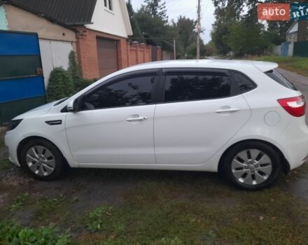 Белый Киа Рио, объемом двигателя 1.59 л и пробегом 70 тыс. км за 8900 $, фото 2 на Automoto.ua