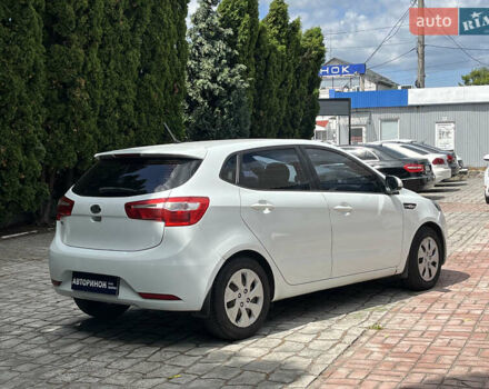 Белый Киа Рио, объемом двигателя 1.4 л и пробегом 279 тыс. км за 7200 $, фото 3 на Automoto.ua