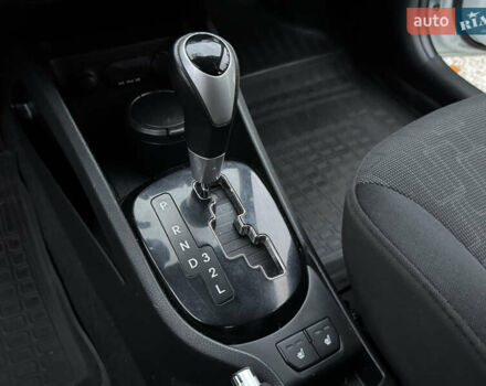 Білий Кіа Ріо, об'ємом двигуна 1.59 л та пробігом 163 тис. км за 8200 $, фото 48 на Automoto.ua