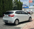 Белый Киа Рио, объемом двигателя 1.4 л и пробегом 279 тыс. км за 7200 $, фото 3 на Automoto.ua