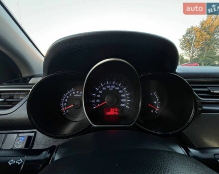 Білий Кіа Ріо, об'ємом двигуна 1.4 л та пробігом 330 тис. км за 3800 $, фото 18 на Automoto.ua