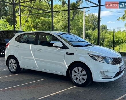 Белый Киа Рио, объемом двигателя 1.6 л и пробегом 138 тыс. км за 9500 $, фото 4 на Automoto.ua
