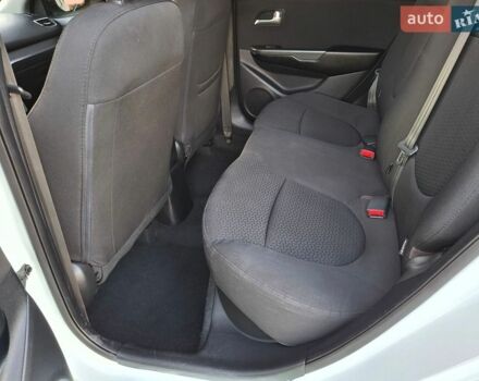 Білий Кіа Ріо, об'ємом двигуна 1.6 л та пробігом 185 тис. км за 7899 $, фото 25 на Automoto.ua