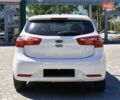 Белый Киа Рио, объемом двигателя 1.59 л и пробегом 192 тыс. км за 8200 $, фото 5 на Automoto.ua