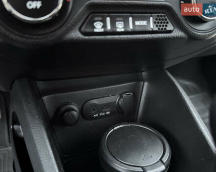 Білий Кіа Ріо, об'ємом двигуна 1.59 л та пробігом 163 тис. км за 8200 $, фото 47 на Automoto.ua