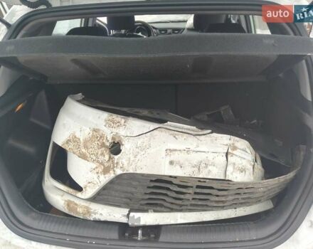 Белый Киа Рио, объемом двигателя 1.59 л и пробегом 185 тыс. км за 4000 $, фото 16 на Automoto.ua