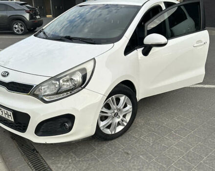 Білий Кіа Ріо, об'ємом двигуна 1.1 л та пробігом 330 тис. км за 6900 $, фото 3 на Automoto.ua