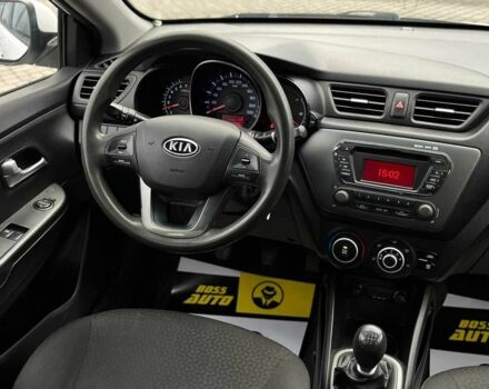 Білий Кіа Ріо, об'ємом двигуна 1.4 л та пробігом 200 тис. км за 6900 $, фото 11 на Automoto.ua