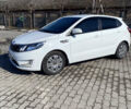 Білий Кіа Ріо, об'ємом двигуна 1.4 л та пробігом 101 тис. км за 7000 $, фото 4 на Automoto.ua