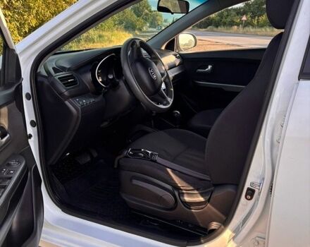 Белый Киа Рио, объемом двигателя 1.6 л и пробегом 239 тыс. км за 7900 $, фото 9 на Automoto.ua