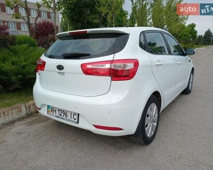 Белый Киа Рио, объемом двигателя 1.6 л и пробегом 28 тыс. км за 9500 $, фото 3 на Automoto.ua