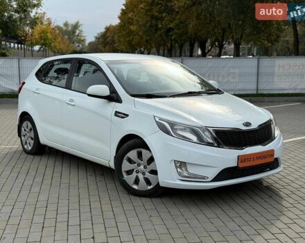 Білий Кіа Ріо, об'ємом двигуна 1.6 л та пробігом 99 тис. км за 8700 $, фото 2 на Automoto.ua