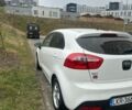 Білий Кіа Ріо, об'ємом двигуна 0 л та пробігом 190 тис. км за 5000 $, фото 3 на Automoto.ua
