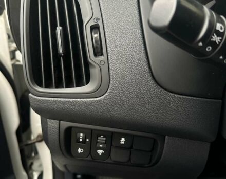 Белый Киа Рио, объемом двигателя 0 л и пробегом 190 тыс. км за 5000 $, фото 10 на Automoto.ua