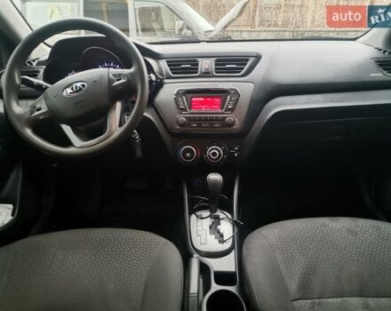 Білий Кіа Ріо, об'ємом двигуна 1.4 л та пробігом 159 тис. км за 7000 $, фото 3 на Automoto.ua