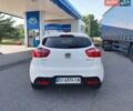 Белый Киа Рио, объемом двигателя 1.4 л и пробегом 282 тыс. км за 7799 $, фото 3 на Automoto.ua
