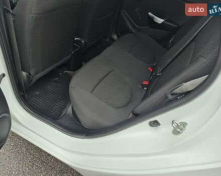Білий Кіа Ріо, об'ємом двигуна 1.4 л та пробігом 132 тис. км за 8800 $, фото 41 на Automoto.ua