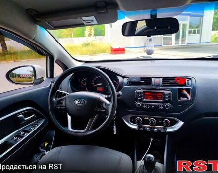 Белый Киа Рио, объемом двигателя 1.4 л и пробегом 282 тыс. км за 6999 $, фото 6 на Automoto.ua