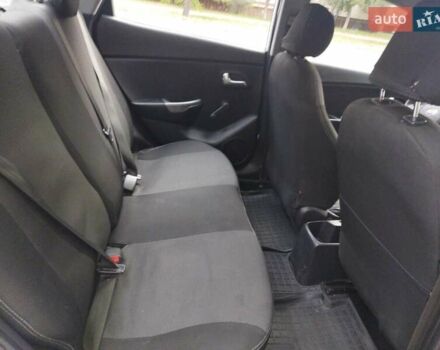 Белый Киа Рио, объемом двигателя 1.4 л и пробегом 270 тыс. км за 7000 $, фото 2 на Automoto.ua