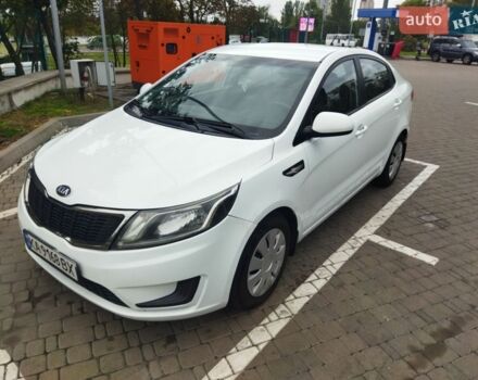 Белый Киа Рио, объемом двигателя 1.4 л и пробегом 270 тыс. км за 5000 $, фото 1 на Automoto.ua