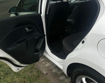Білий Кіа Ріо, об'ємом двигуна 0 л та пробігом 190 тис. км за 5000 $, фото 13 на Automoto.ua