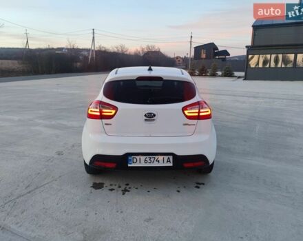 Белый Киа Рио, объемом двигателя 1.4 л и пробегом 299 тыс. км за 7200 $, фото 2 на Automoto.ua