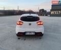Белый Киа Рио, объемом двигателя 1.4 л и пробегом 299 тыс. км за 7200 $, фото 2 на Automoto.ua
