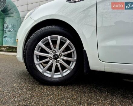 Белый Киа Рио, объемом двигателя 1.4 л и пробегом 132 тыс. км за 8999 $, фото 86 на Automoto.ua