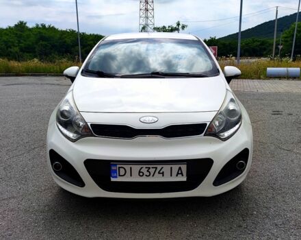 Белый Киа Рио, объемом двигателя 1.4 л и пробегом 282 тыс. км за 6999 $, фото 4 на Automoto.ua