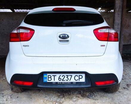 Білий Кіа Ріо, об'ємом двигуна 1.6 л та пробігом 202 тис. км за 7500 $, фото 7 на Automoto.ua