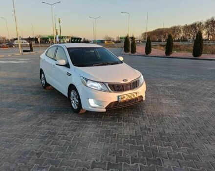 Білий Кіа Ріо, об'ємом двигуна 1.4 л та пробігом 160 тис. км за 8500 $, фото 4 на Automoto.ua