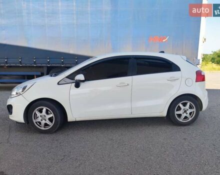 Белый Киа Рио, объемом двигателя 1.4 л и пробегом 282 тыс. км за 7799 $, фото 2 на Automoto.ua