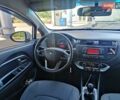 Белый Киа Рио, объемом двигателя 1.4 л и пробегом 282 тыс. км за 7799 $, фото 10 на Automoto.ua