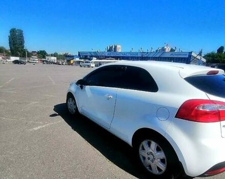 Белый Киа Рио, объемом двигателя 1.1 л и пробегом 80 тыс. км за 6200 $, фото 7 на Automoto.ua