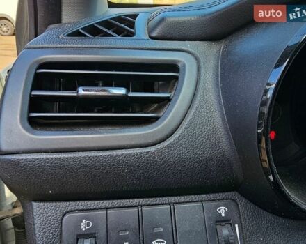 Білий Кіа Ріо, об'ємом двигуна 1.59 л та пробігом 200 тис. км за 2999 $, фото 10 на Automoto.ua