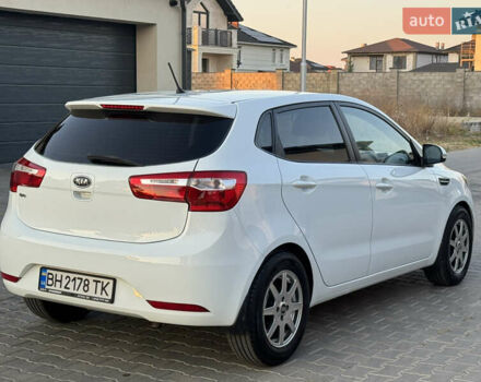 Белый Киа Рио, объемом двигателя 1.6 л и пробегом 178 тыс. км за 8800 $, фото 1 на Automoto.ua